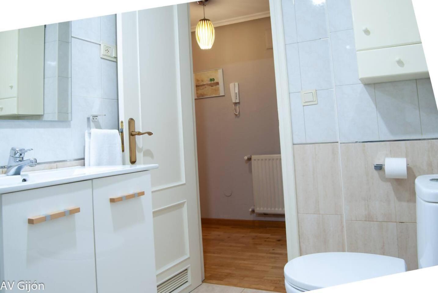 Av Fernando Vela Apartamento Oviedo